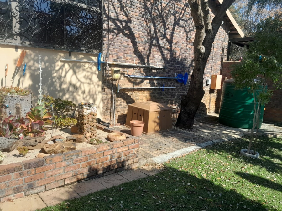 4 Bedroom Property for Sale in Safari Gardens North West